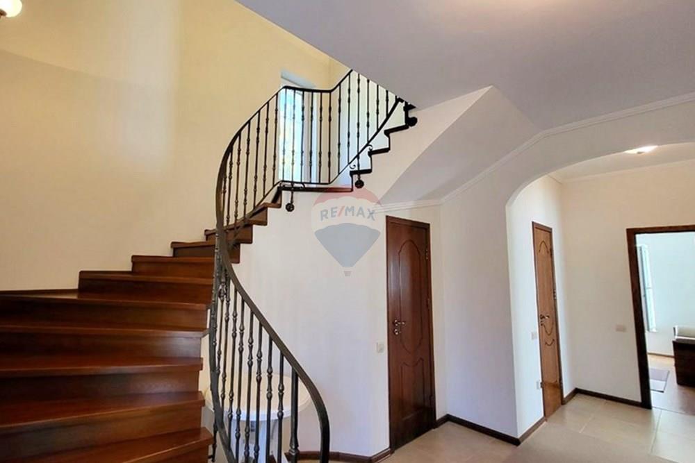 Градска къща - За продажба - м-т Манастирски рид, Област Варна, България - изображение_viber_2025-12-03_19-11-21-691.jpg - 360471005-288