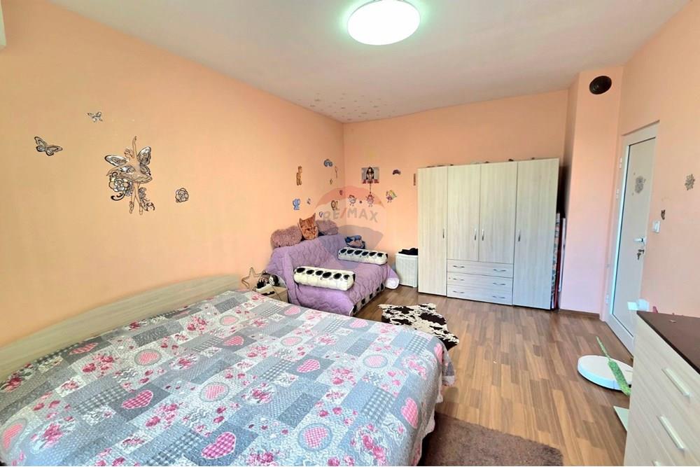 Апартамент - Под наем - гр. Варна, Област Варна, България - viber_image_2025-12-23_22-03-54-873.jpg - Всекидневна - 360511018-26