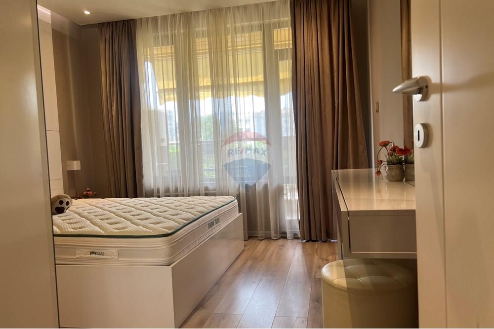 Апартамент - За продажба - гр. София, Област София град, България - Спалня и прозорец.JPG - 360501015-16