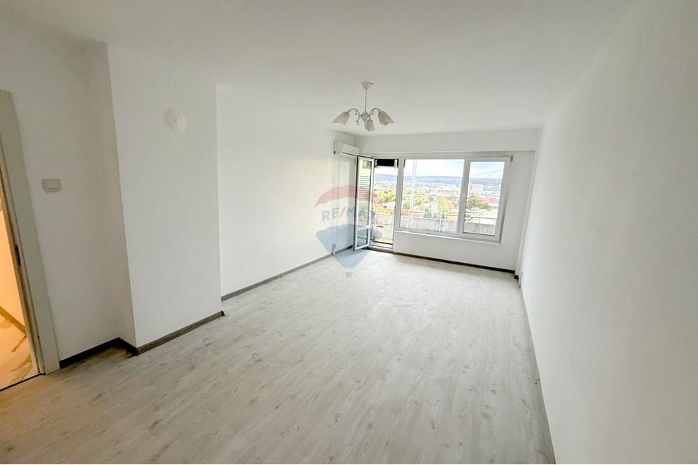 Апартамент - За продажба - гр. Варна, Област Варна, България - viber_изображение_2025-10-27_11-47-34-821.jpg - Всекидневна - 360511003-309