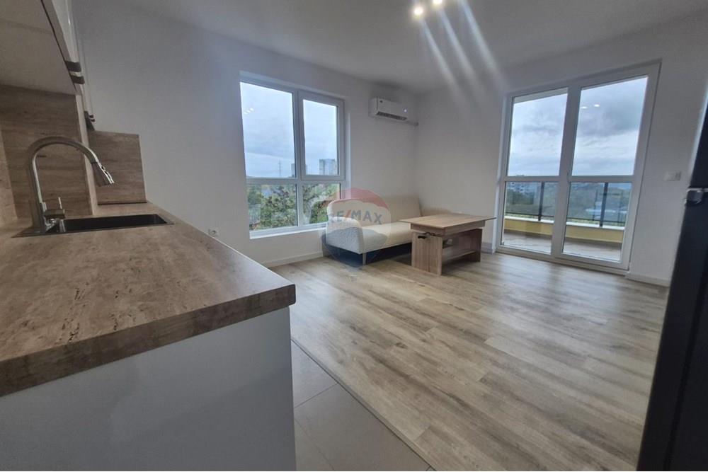 Апартамент - Под наем - гр. Варна, Област Варна, България - WhatsApp Image 2025-10-28 at 10.43.42_1697faf3.jpg - 360511004-162