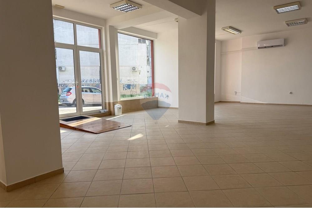 Търговски обект/Магазин - Под наем - гр. Варна, Област Варна, България - 0-02-05-597f1fe68ced1ea26e953a4a8a09f89f0637dfa5740a866ecf1b601f7f5d3886_54f006e2470e2db.jpg - 360481001-675