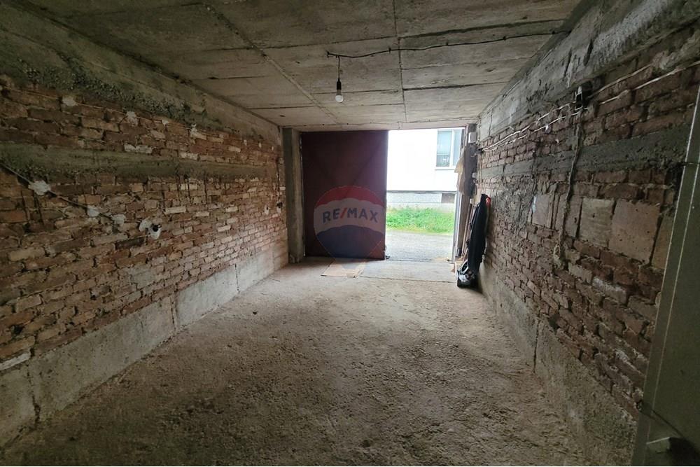 Гараж - Под наем - гр. Велико Търново, Област Велико Търново, България - 20251002_154308.jpg - 360431029-9