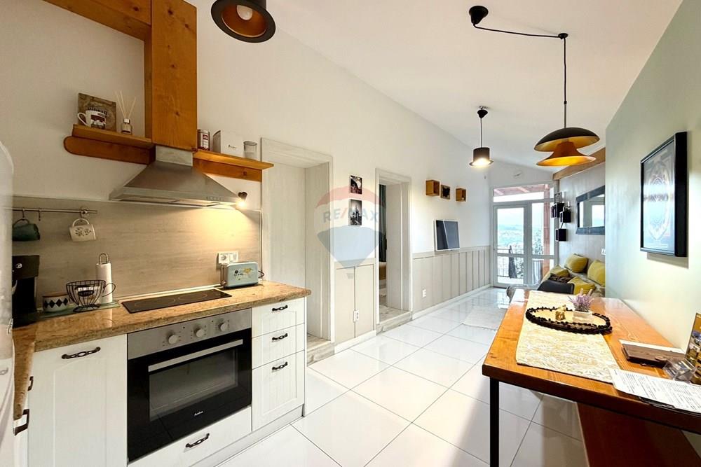 Градска къща - Под наем - гр. Велико Търново, Област Велико Търново, България - viber_изображение_2026-01-12_11-24-47-108.jpg - Всекидневна - 360431008-416