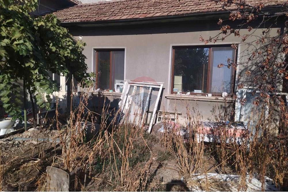 ਟਾਉਨ ਹਾਉਸ - ਵਿਕਰੀ ਲਈ - гр. Павликени, Област Велико Търново, България - viber_изображение_2025-09-28_07-59-10-827.jpg - 360431027-5