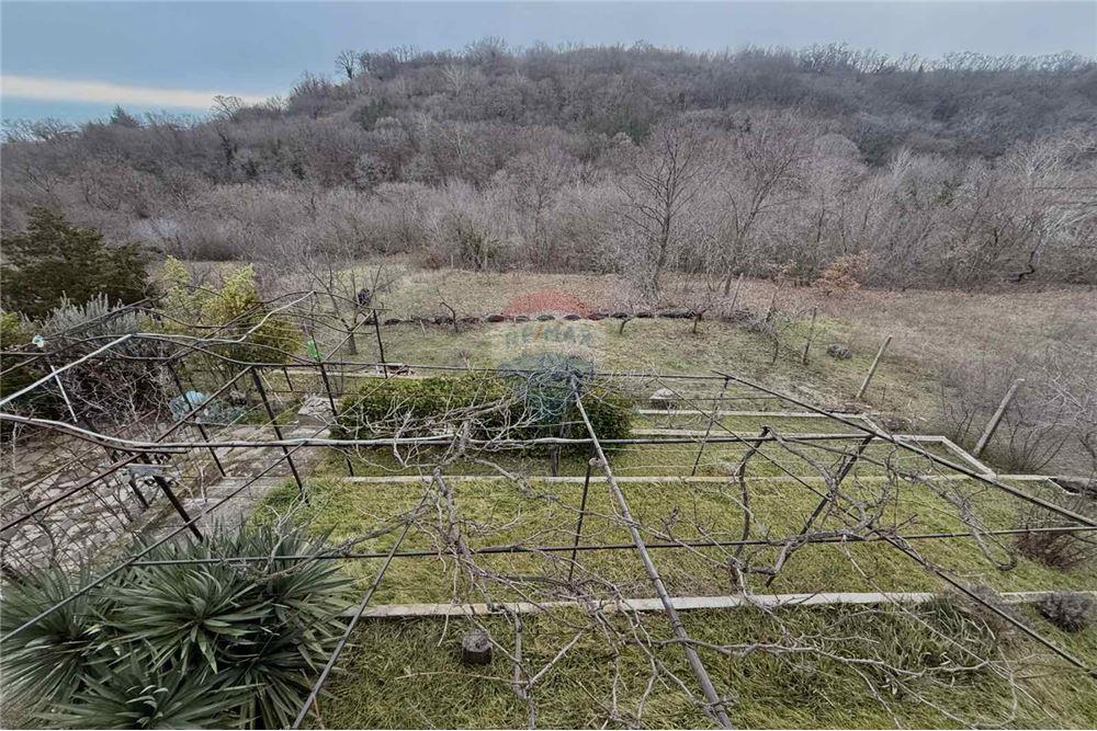 Вила - За продажба - гр. Варна, Област Варна, България - Озеленен, терасиран и аранжиран двор - Двор - 360321025-286