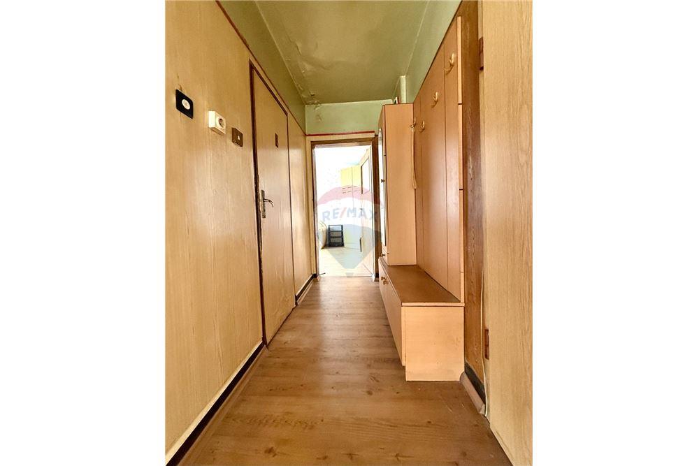 Апартамент - За продажба - гр. Варна, Област Варна, България - Функционален Г - образен коридор с килер - Коридор - 360321025-285