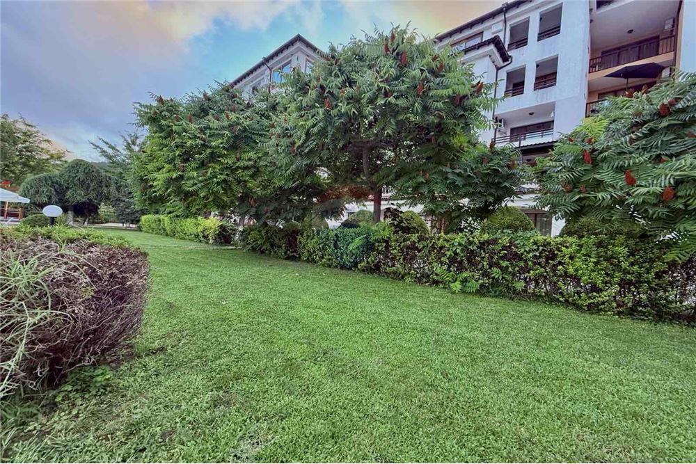 Апартамент - За продажба - с. Рогачево, Област Добрич, България - Озеленен и аранжиран двор - Двор - 360321025-273