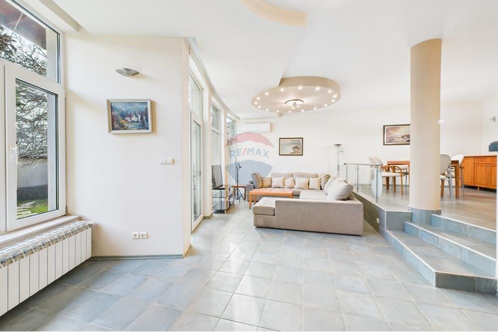 Градска къща - За продажба - гр. София, Област София град, България - CAM02315G0-PR0098-STILL012.jpg - 360241021-100