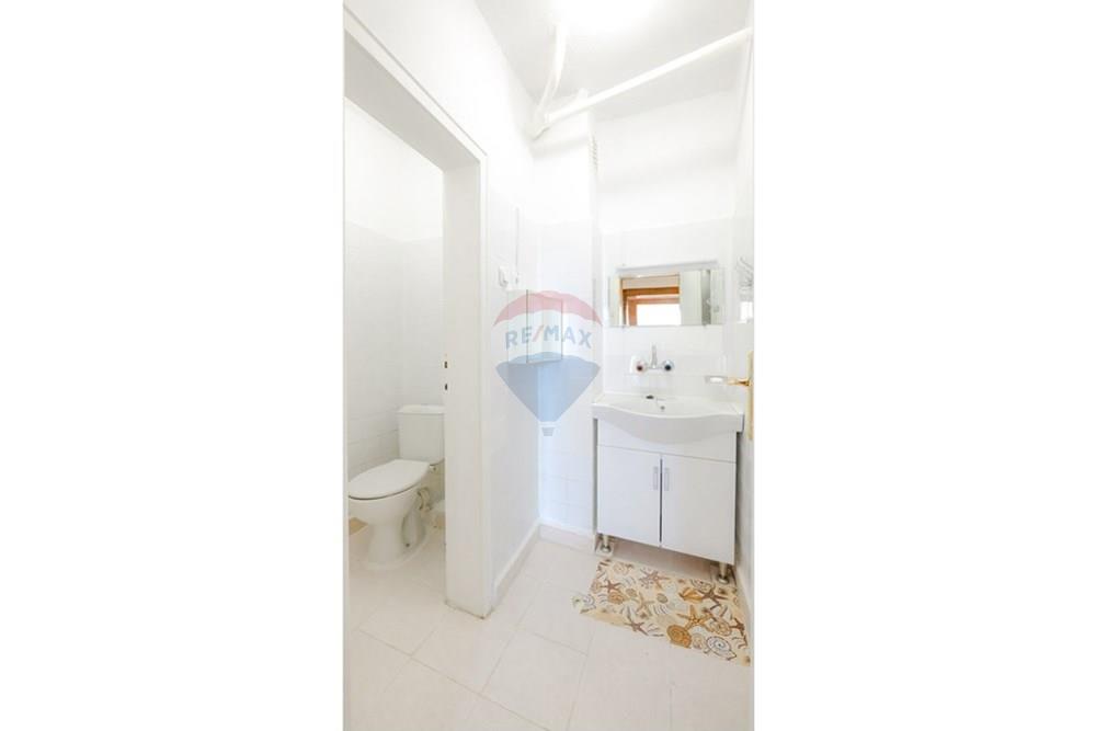 Апартамент - Под наем - гр. Варна, Област Варна, България - баня 01 .jpg - 360301017-95