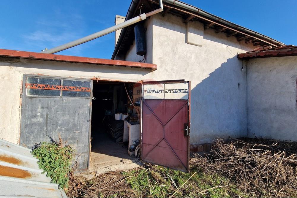 Селска къща - За продажба - гр. Сливо поле, Област Русе, България - 20251030_085503~2.jpg - 360451038-19