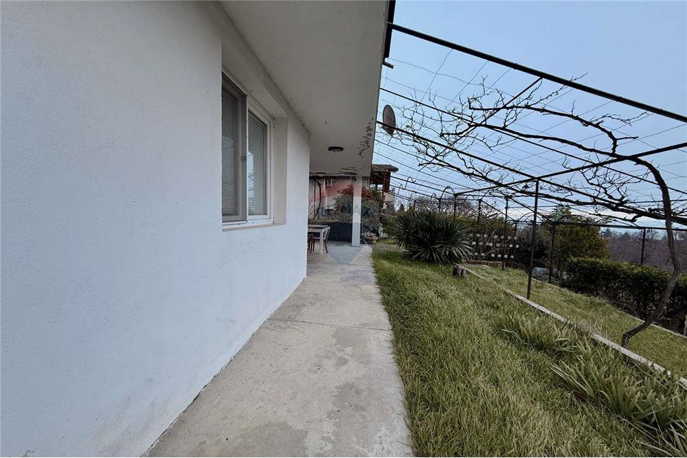 Вила - За продажба - гр. Варна, Област Варна, България - Озеленен, терасиран и аранжиран двор - Двор - 360321025-286