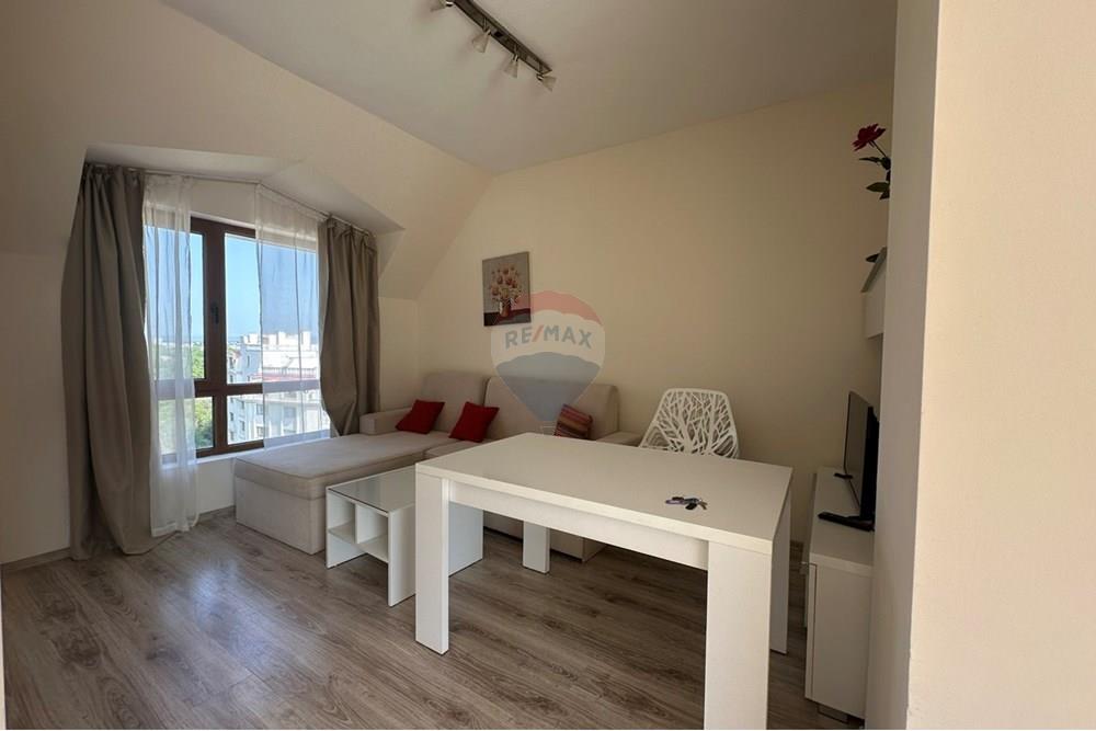 Апартамент - За продажба - гр. Варна, Област Варна, България - mezonet4.jpg - Всекидневна - 360391003-72