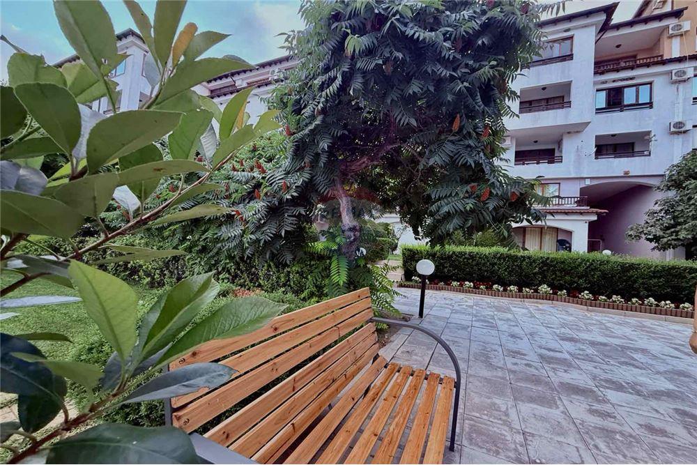 Апартамент - За продажба - с. Рогачево, Област Добрич, България - Озеленен и аранжиран двор - Двор - 360321025-273