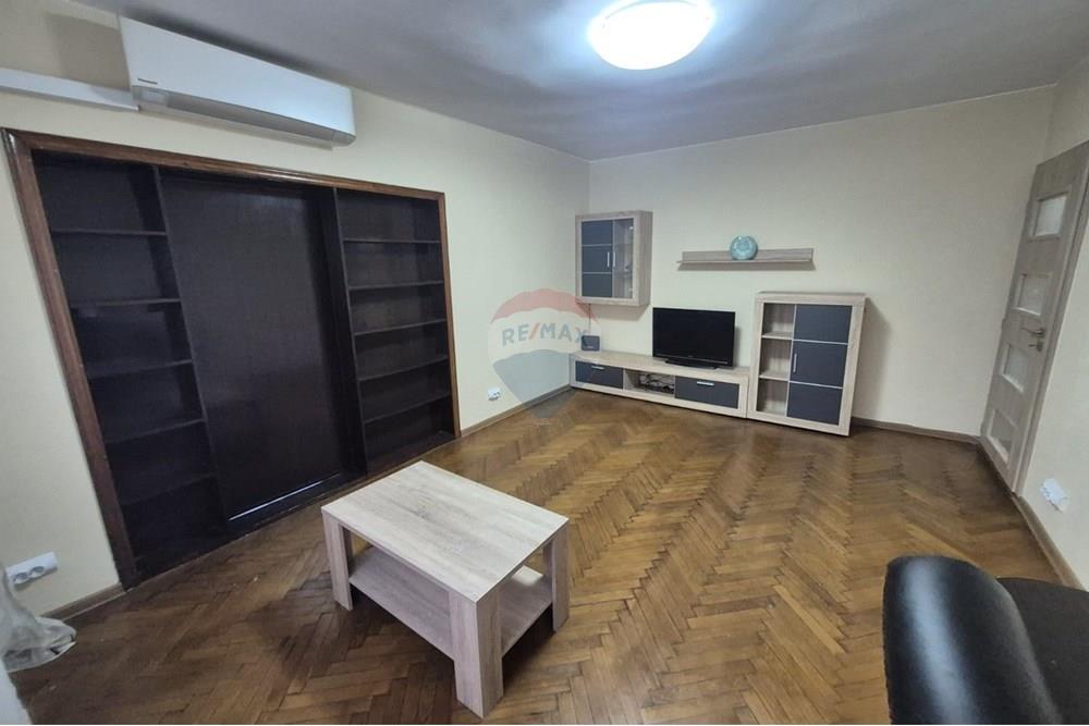 Апартамент - Под наем - гр. Варна, Област Варна, България - Изображение от WhatsApp на 2025-10-26 в 21.28.40_e54dfde4.jpg - Всекидневна/Трапезария - 360511013-82