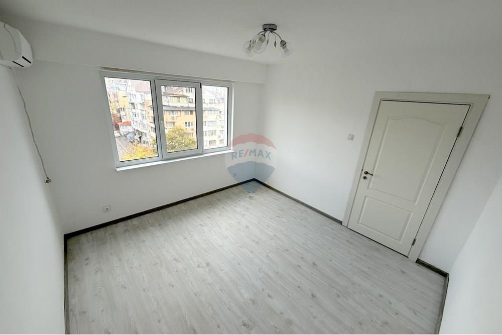 Апартамент - За продажба - гр. Варна, Област Варна, България - viber_изображение_2025-10-27_11-47-37-285.jpg - Спалня - 360511003-309