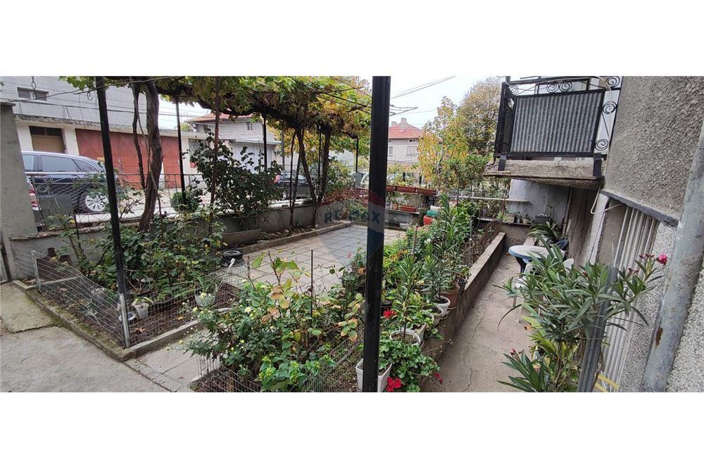 Градска къща - За продажба - гр. Аксаково, Област Варна, България - 12 - 360301003-179