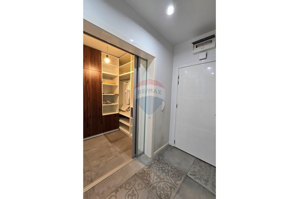 Butas - Parduodama - гр. Варна, Област Варна, България - 21.jpg - Sieninė spinta - 360471023-37