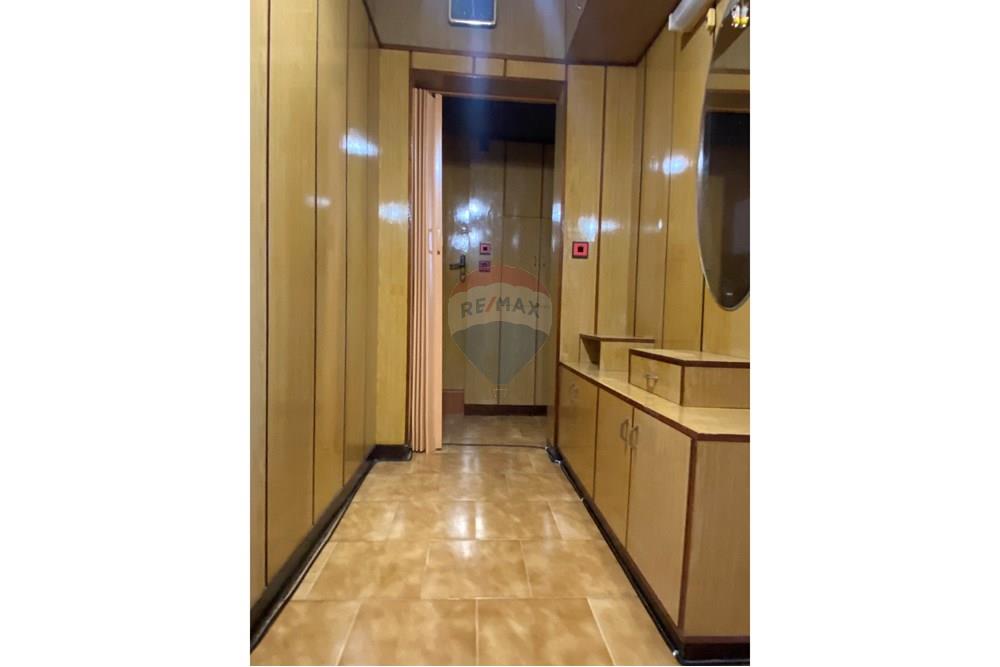 Апартамент - Под наем - гр. Варна, Област Варна, България - viber_image_2025-11-24_13-41-28-946.jpg - Коридор - 360511011-11