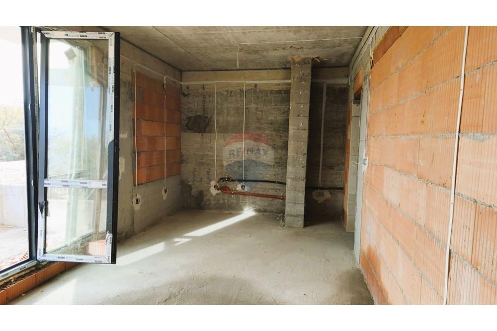 Апартамент - За продажба - гр. Варна, Област Варна, България - viber_изображение_2025-11-24_09-48-24-300.jpg - Всекидневна/Трапезария - 360321001-523