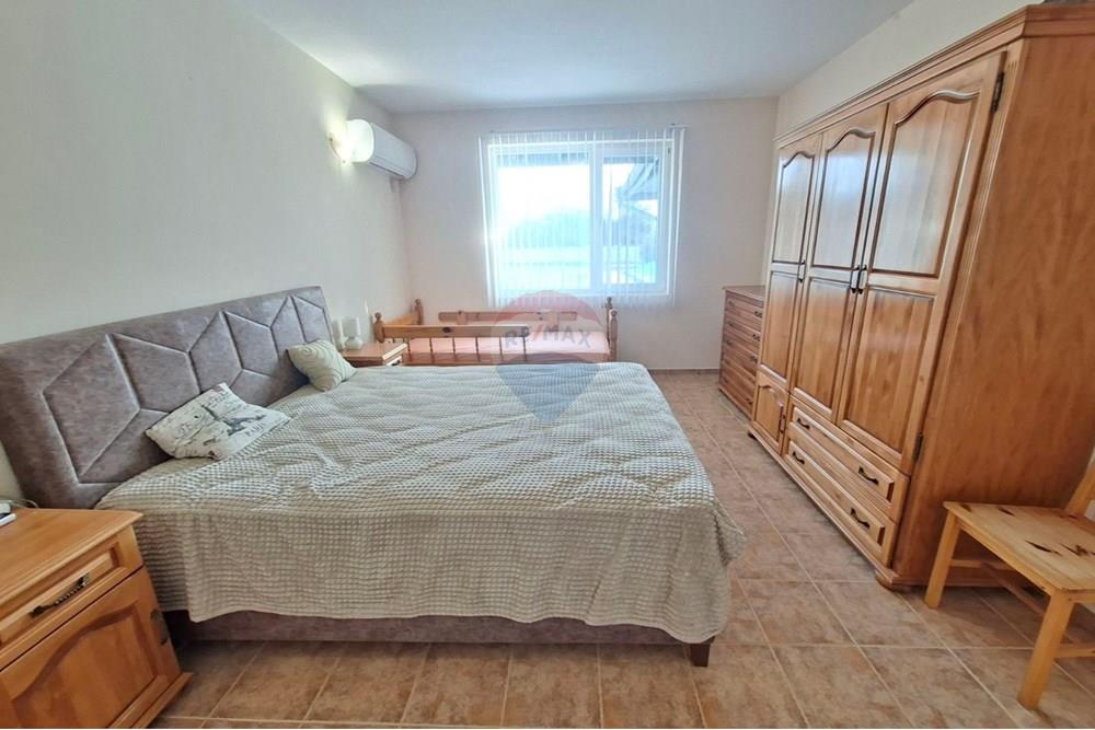 Селска къща - За продажба - с. Соколово, Област Добрич, България - 08.jpg - Спалня - 360321001-530