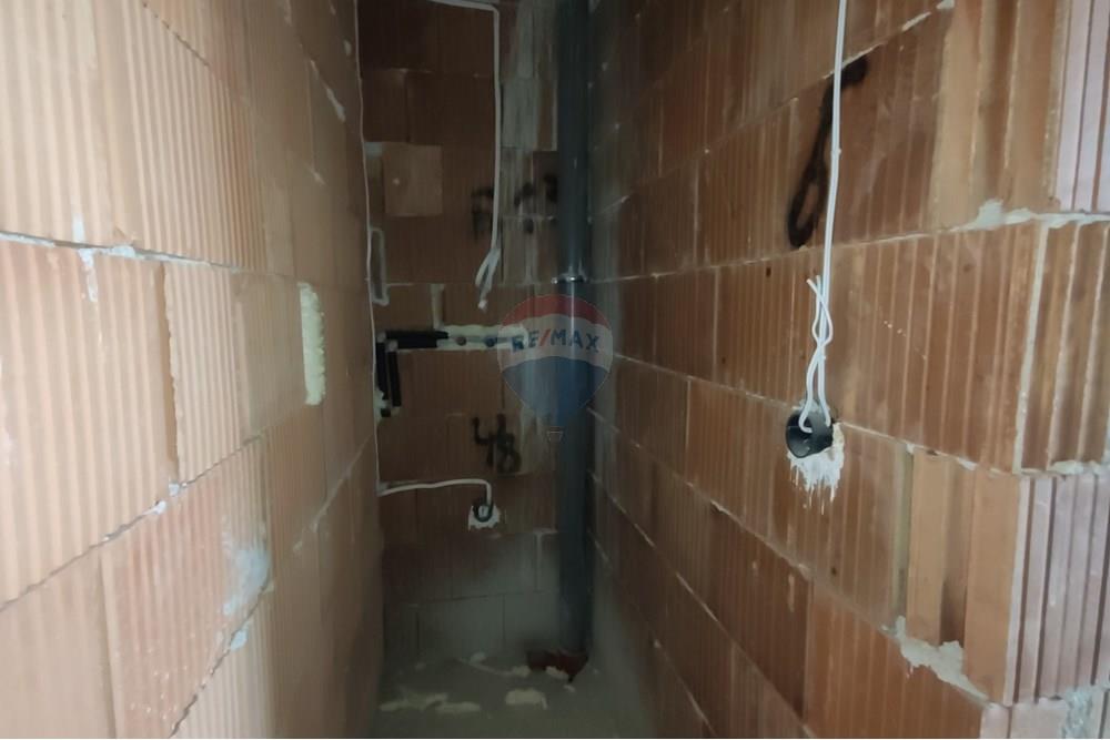 Апартамент - За продажба - гр. Варна, Област Варна, България - viber_изображение_2025-10-28_14-26-54-802.jpg - Перално помещение - 360511015-16