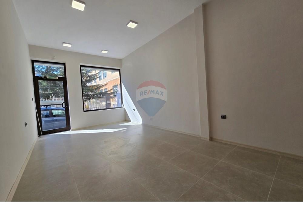 Търговски обект/Магазин - Под наем - гр. Варна, Област Варна, България - 20250225_114647.jpg - 360471023-58