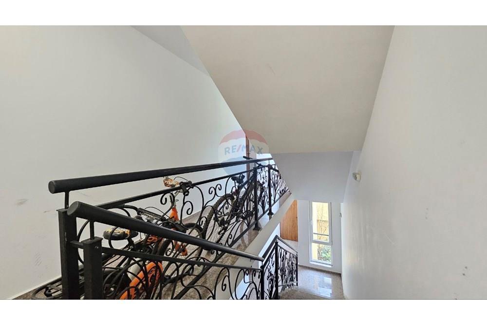 Апартамент - За продажба - гр. Бургас, Област Бургас, България - photo_2025-12-10_21-31-48.jpg - 360291023-77