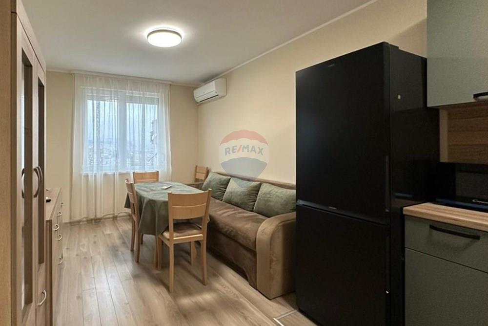 Апартамент - Под наем - гр. Велико Търново, Област Велико Търново, България - viber_изображение_2025-12-10_11-11-36-265.jpg - Всекидневна - 360431023-115