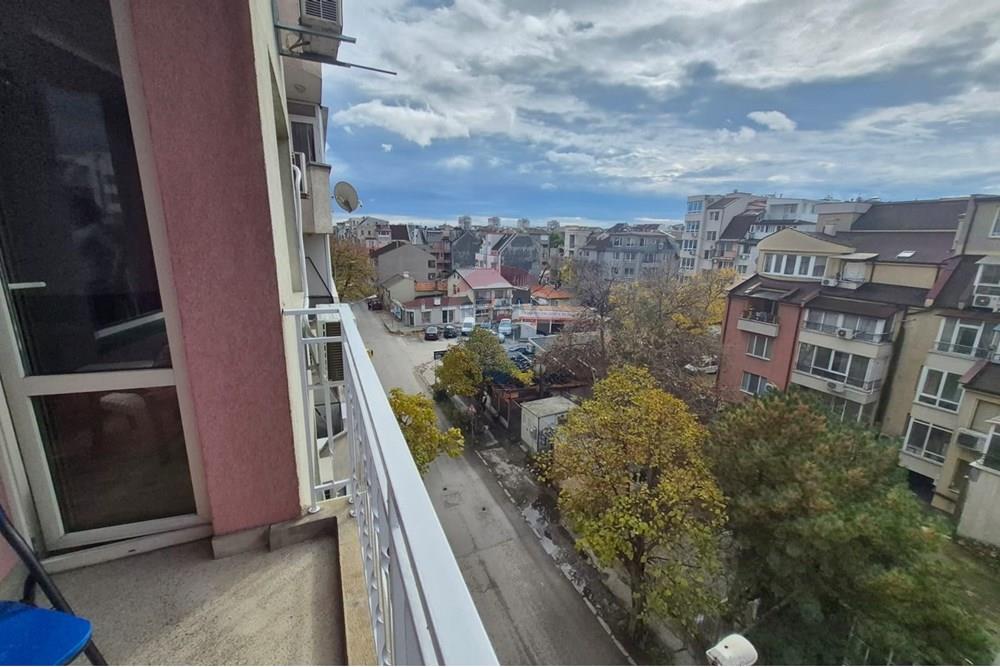 Апартамент - Под наем - гр. Варна, Област Варна, България - Изображение от WhatsApp на 2025-10-28 в 12.30.03_ab19ce57.jpg - Тераса - 360511013-84