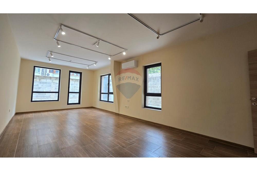 Офис - Под наем - гр. Варна, Област Варна, България - 20251006_152425.jpg - 360471023-61