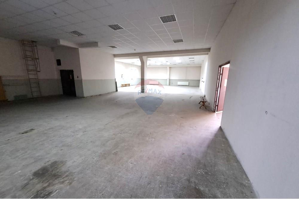 Индустриална сграда - Под наем - гр. Русе, Област Русе, България - 20251021_140837.JPG - 360451036-38