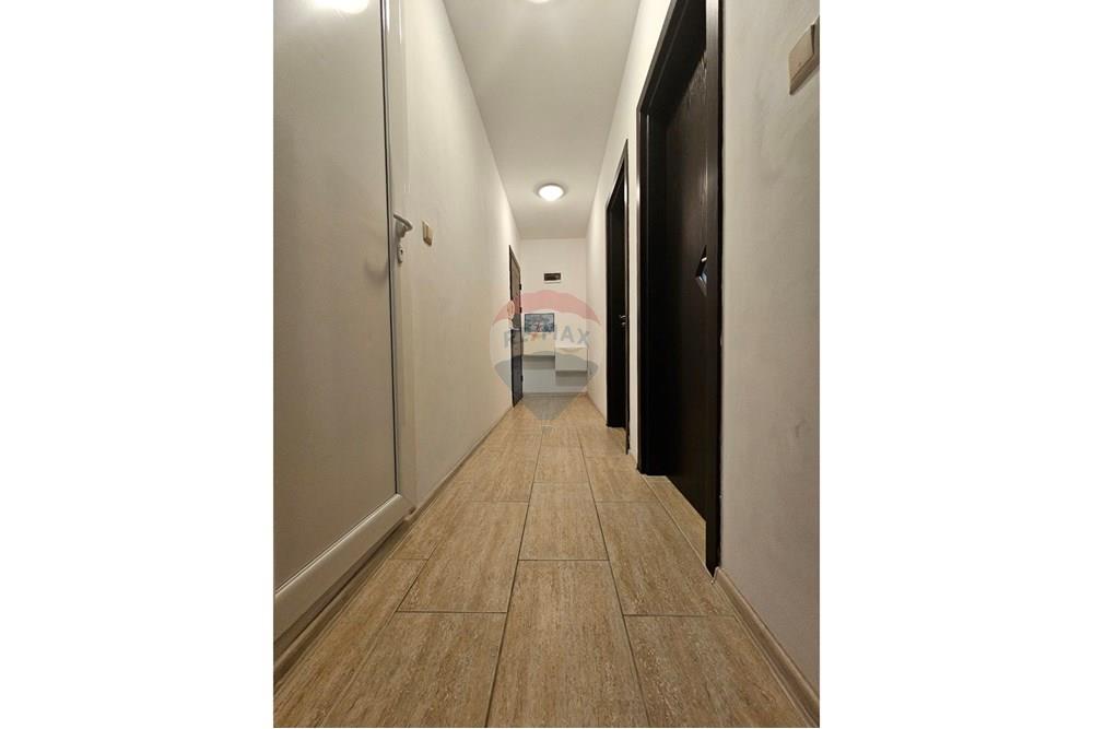 Апартамент - Под наем - гр. Варна, Област Варна, България - viber_image_2025-10-24_14-21-18-832.jpg - Коридор - 360511013-81