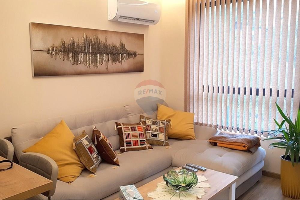 Апартамент - Под наем - гр. Варна, Област Варна, България - viber_image_2024-10-14_13-16-48-531.jpg - Всекидневна/Трапезария - 360391034-52