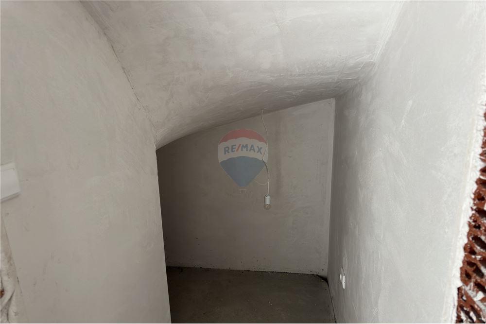 Градска къща - За продажба - гр. София, Област София град, България - 72 - 360241007-88