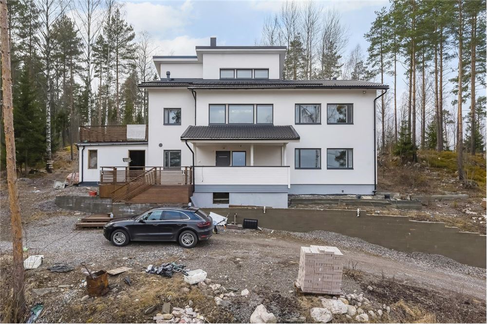 Residential - House - Sipoo, Finland - FI - 41080001-98 , RE/MAX Global -  Real Estate Including Residential and Commercial Real Estate | RE/MAX, LLC.