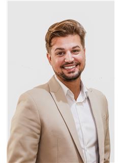 Nicolas Zelasqui - RE/MAX Uno IV