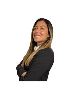 Melanie Abarza - RE/MAX Solutions