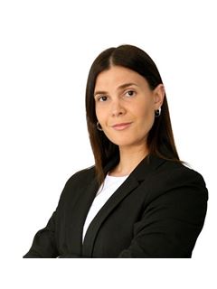 Agustina Fernandez - RE/MAX Solutions