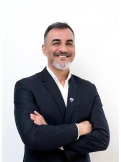 SANTIAGO CORNEJO - RE/MAX Boulevard