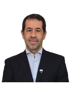 Benjamin Navarro - RE/MAX Express
