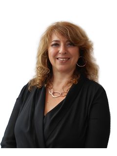 Carina Gabriela Marcus - RE/MAX Platino II