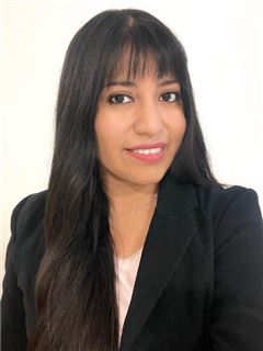 Cintia  Navia - RE/MAX Bosque