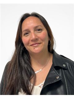 Nadia Vergara - RE/MAX La Vie