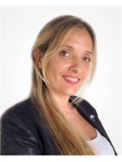 Yanina Gonzalez - RE/MAX Life