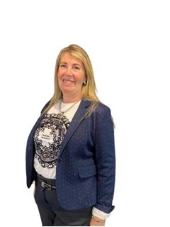 Andrea Romero - RE/MAX Class
