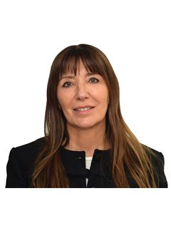 Adriana Vizcaino - RE/MAX Express