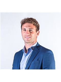 Emiliano Calle - RE/MAX Solutions