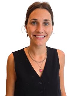 Clara Arean - RE/MAX Raíces