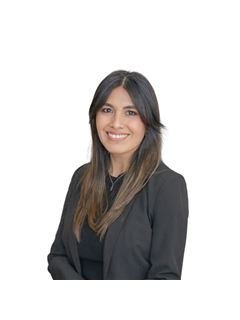Julissa Castillo - RE/MAX Premium
